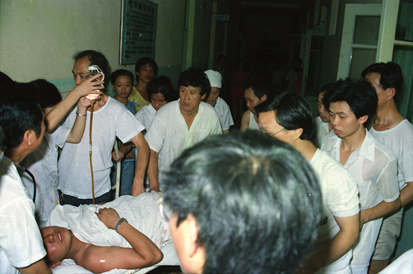 14、起火救人.jpg